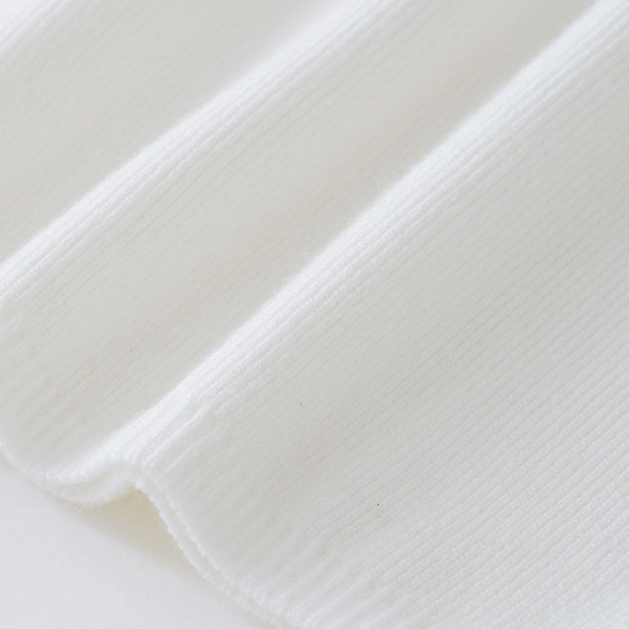 HIGH SLIT LONG SLEEVE PLEATED KNIT SWEATER AND SKIRT MATCHING SET - MILKY WHITE. - Picture 16 of 16